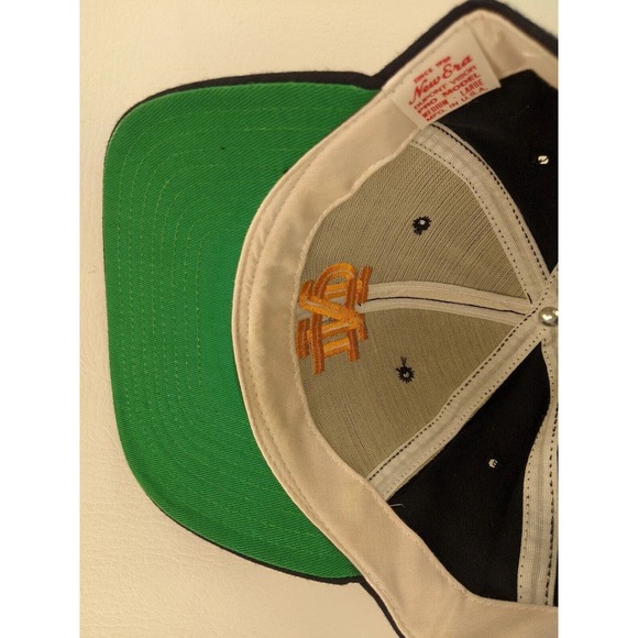 Vtg. Notre Dame Irish Black Embroidered New Era USA Med-Large Size Baseball Hat - Picture 9 of 10